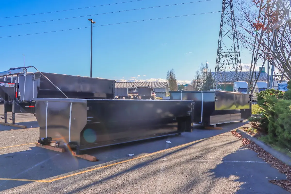 Professional dumpster rental and junk removal service in Oakland